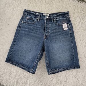 Universal Thread 90S BAGGY BERMUDA Shorts. Size 8. New.